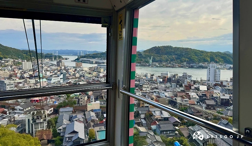 搭乘尾道千光寺山缆车,可俯瞰尾道市区、濑户内海与港湾景色。